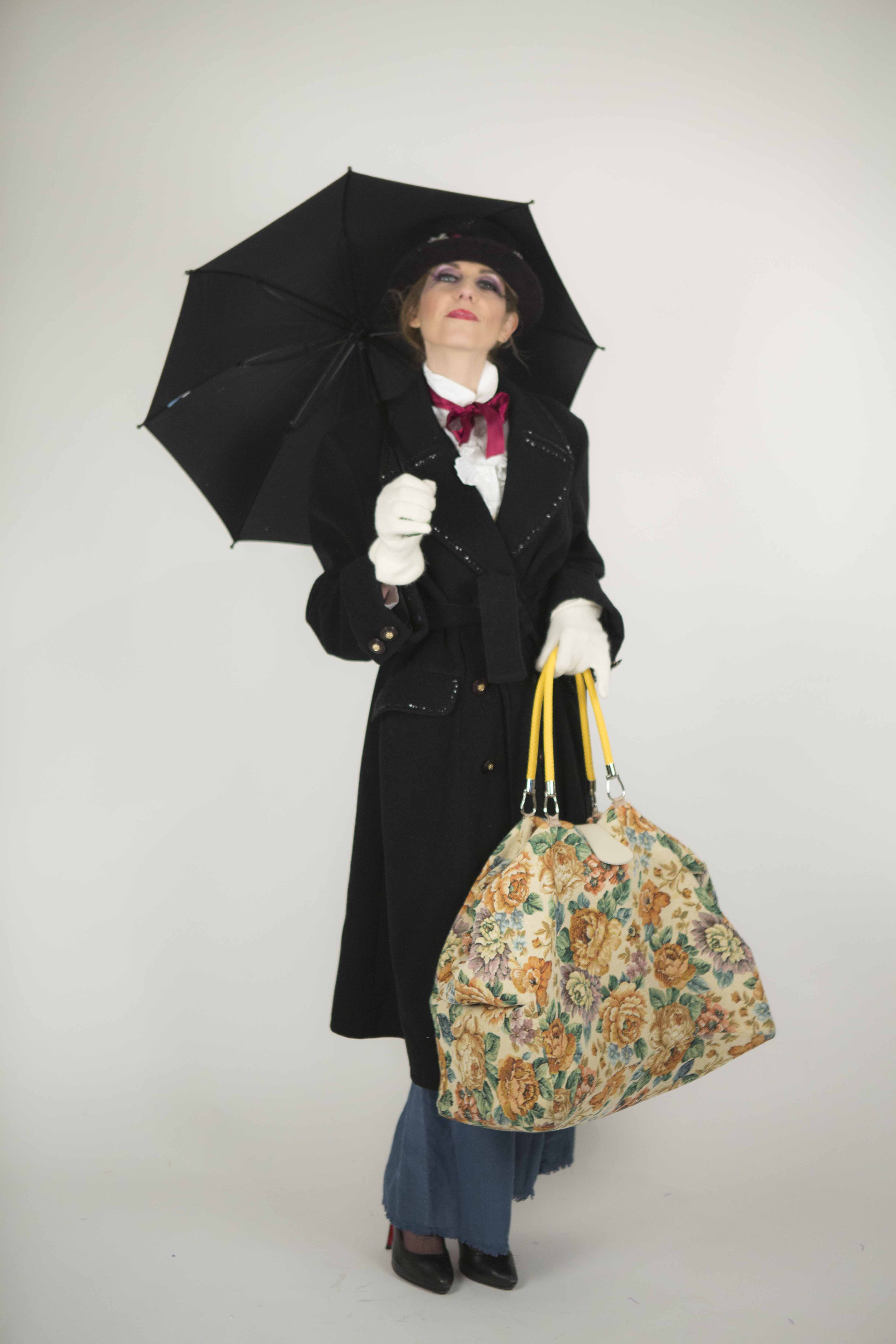 Blondy Violet _The True Story of Mary Poppins - Rights Reserverd: Cecilia Pratizzoli