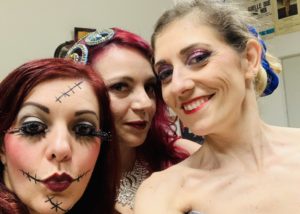 2019_12_22 - StriPMas @ Compagnia Fuoriscena - Cesena - Backstage with Sally Van Tassel and Scarlet Lovelace